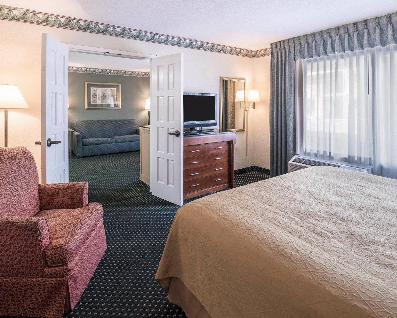 Quality Inn & Suites Lexington Ngoại thất bức ảnh