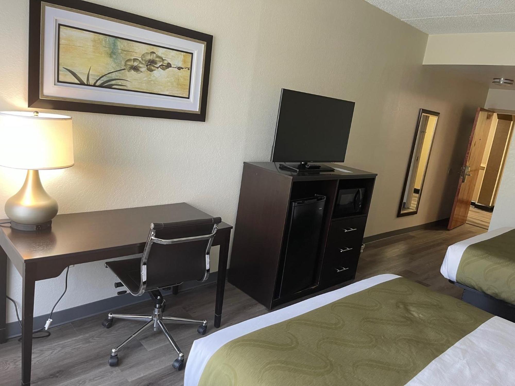 Quality Inn & Suites Lexington Ngoại thất bức ảnh