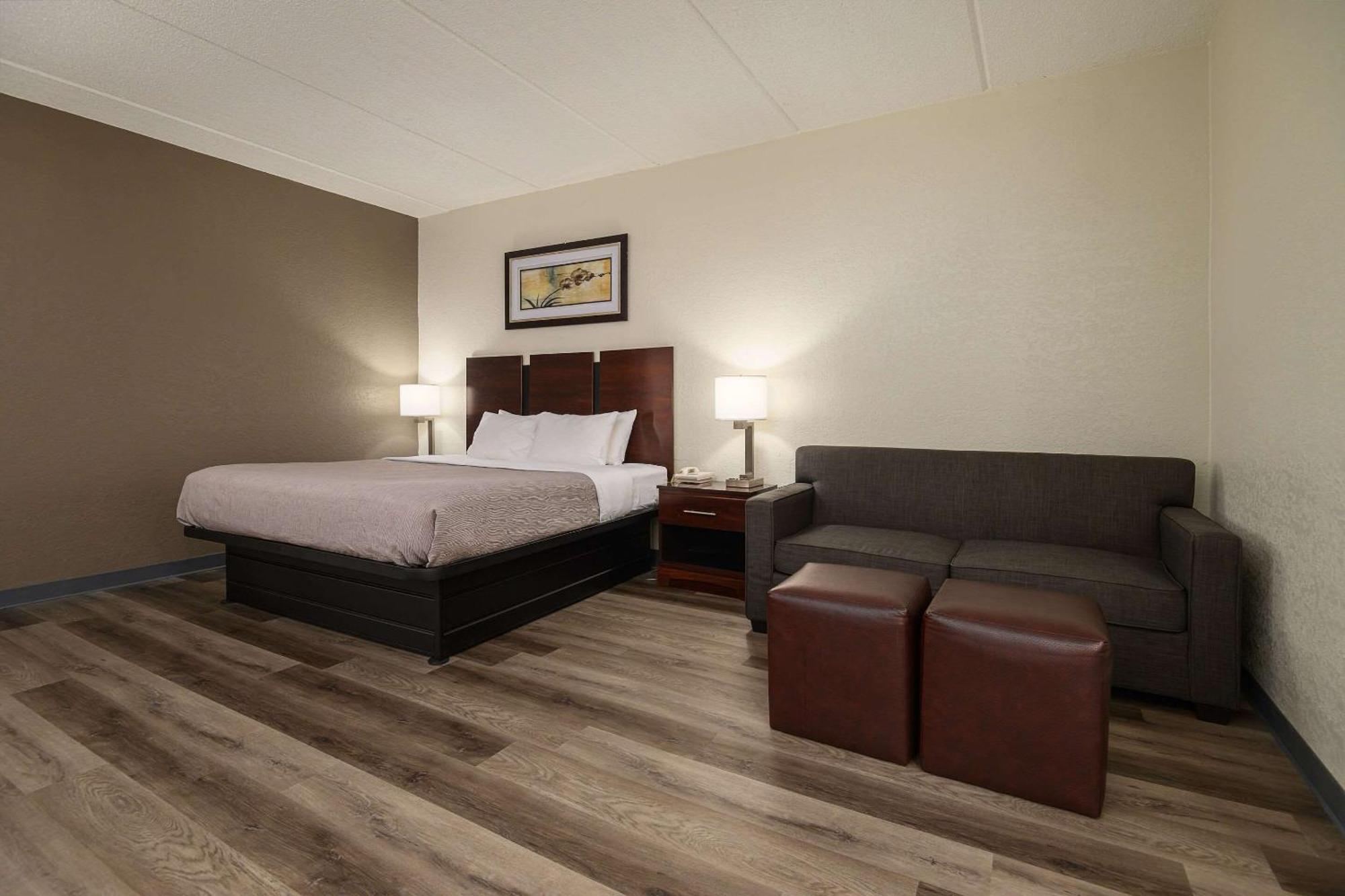 Quality Inn & Suites Lexington Ngoại thất bức ảnh